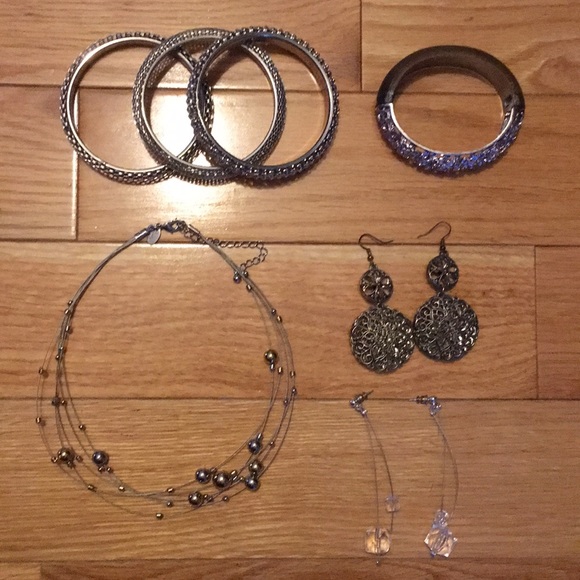FREE WITH PURCHASE Jewelry Bundle - Picture 1 of 6